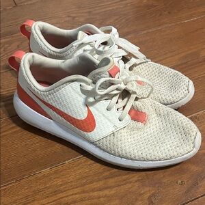 Nike Roshe ladies golf shoes